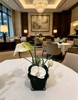 Silikon-Baumwoll-Simulationsorchideen Künstliche Blumen für Hochzeits- und Heimdekoration sowie für Bäckereien