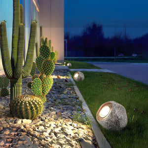 आउटडोर सजावट पैरो लाइट बैटरी संचालित वाटरप्रूफ समायोज्य कोण सिम्युलेटेड पत्थर स्पॉटलाइट पार्क वन परिदृश्य - Product Image 1