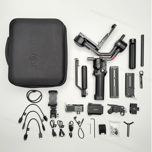Stabilisateurs portables <span class=keywords><strong>3</strong></span> axes <span class=keywords><strong>DJI</strong></span> RS 4 <span class=keywords><strong>Pro</strong></span> originaux avec moteurs de mise au point et de zoom doubles et télécommande - Product Image 3