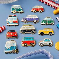 Badges de revers personnalisés de haute qualité, modernes et antiques, imprimés à l'écran avec des animaux, conçus en usine, personnages d'anime doux pour épingles en émail