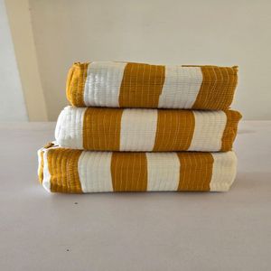 Ensemble de 3 trousses de toilette et de maquillage pliables multifonctions en coton matelassé marron clair et blanc, écologiques et durables - Product Image 2