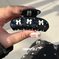 Pince de ballet rétro personnalisable Demi-clip de volume pour petits cheveux en noir avec nœud Clip de requin moyen en acétate durable