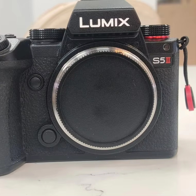 Original Lumix S5 Mark II Full Frame DSLR Camera Body Only Cheap CMOS Sensor Full HD Video 2"-3" Screen SD Card Compatibility