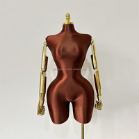 Mannequin de vitrine de qualité, taille plus européenne et américaine, en mercerisé, surface forgée, demi-corps, pour l'affichage en magasin