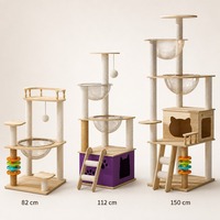 Arbre à chat multi-niveaux en gros avec lits-capsules en acrylique ambré et poteaux à gratter en sisal pour chats d'intérieur