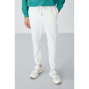 Pantalon de survêtement pour homme, coupe standard, taille élastique, couleur écru, décontracté, respirant - Product Image 4