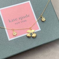 Trendy rode kristallen kersen hanger ketting met bloemencharms, 14K verguld, frisse stijl, delicate fruitjuwelen voor vrouwen