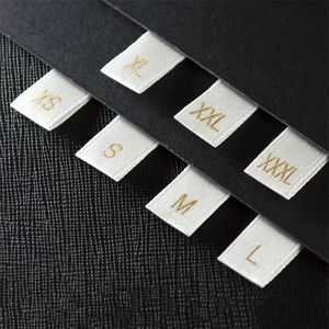 Etiqueta Tejida Personalizada para Ropa al por Mayor, Etiqueta Bordada con Logotipo Personalizado para Ropa, Etiqueta de Talla para Prendas - Product Image 1