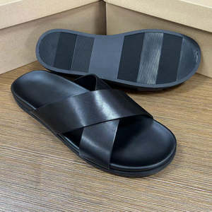 Nouvelles sandales de plage et de sport d'extérieur 2025 – Chaussures plates en cuir de haute qualité, tendance, antidérapantes, style décontracté pour hommes - Product Image 2