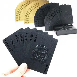 Cartes à jouer de poker en feuille d'or noire de casino pour adulte avec impression personnalisée étanche en gros