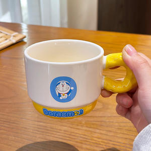 Mug en céramique Doraemon avec poignée, impression sérigraphique, produit de première qualité pour cadeau et usage quotidien - Product Image 2