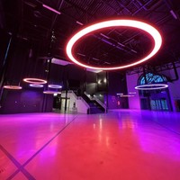 Changement de couleur RGB led suspension lampe décorative RGB cercle linéaire suspension lampe pour salle de sport