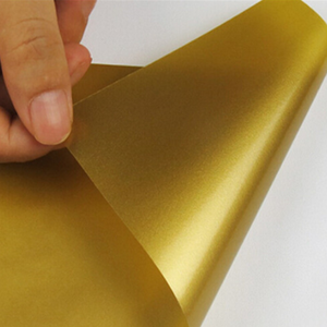 ジャンボロール光沢ゴールデンPETフィルム自己粘着ビニールマイラーフィルムシート - Product Image 2