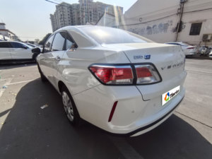 Venta al por Mayor de Fábrica de Autos Eléctricos Baratos, Sedán de 4 Puertas y 5 Asientos, <span class=keywords><strong>421</strong></span> KM de Autonomía, 140 km/h, 50-70 kWh, Vehículos Eléctricos Usados Dongfeng Venucia - Product Image 4