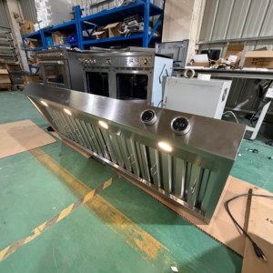 Campana Extractora de Acero Inoxidable de 60 Pulgadas con Ventilación, Luz LED, Filtro de Jaula de Ardilla, Motores Dobles Potentes y Control Táctil Digital - Product Image 3