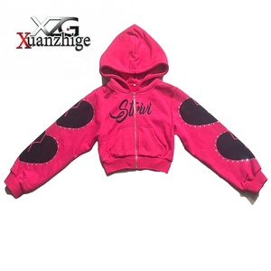 Ensemble <span class=keywords><strong>de</strong></span> survêtement 2 pièces pour <span class=keywords><strong>femme</strong></span> avec patchs Cœur Brisé, sweat à capuche court zippé orné <span class=keywords><strong>de</strong></span> strass et pantalon <span class=keywords><strong>de</strong></span> jogging large pour un style streetwear tendance - Product Image 2
