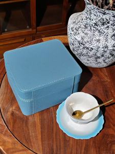 Ensemble tasse et soucoupe en céramique bleue classique avec boîte cadeau pour cadeaux de maison, décoration de la maison - Product Image 4