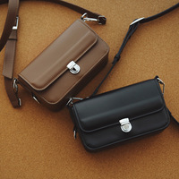 Sac messager classique en PU léger et portable pour homme, avec fermoir en D, couleur unie, à rabat, sac bandoulière pour le travail quotidien et les loisirs