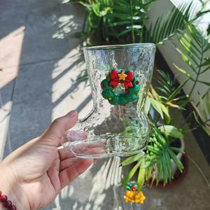 2025 lunettes de noël idée cadeau mignon Santa botte en forme de verre tasses <span class=keywords><strong>à</strong></span> boire pour les filles nouveau produit en verre <span class=keywords><strong>verres</strong></span> - Product Image 3