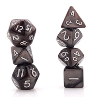 Vente en gros de dés miniatures personnalisés en acrylique avec logo numérique imprimé D4 D6 D20 pour le jeu Dungeons and Dragons, dés noirs de 10 mm et 8 mm