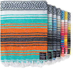 Serviette de plage mexicaine géométrique en coton tissé avec franges, tapis de pique-nique et couverture de yoga pour activités de plein air, camping et plage - Product Image 1