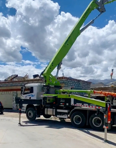 Bombas Móviles Montadas en Camión Zoomlion con Pago L/C, 43m 43X-5RZ, Salida Teórica 140M³/H, Camión Bomba de Concreto 6*4 para Argelia - Product Image 4