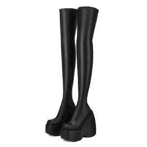 Botas Largas de Mujer con Plataforma y Tacón de Cuña, de Cuero Sintético Charolado, con Cierre de Cremallera, Talla Grande 43, Colección Otoño Invierno 2022 - Product Image 4
