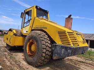 Bomag Original Rouleau compresseur d'occasion Bomag BW 225D-3 de haute qualité en bon état à vendre Bomag 213 217 216 225D - Product Image 6