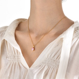สร้อยคอจี้คริสตัลประดับทอง 18k ดีไซน์สวยงาม สามารถสลักชื่อได้ - Product Image 2