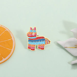 Spilla Smaltata Piñata, Giochi Tradizionali Messicani, Distintivo da Bavero, Regalo per Feste di Compleanno, Gioielli per Amici, Vendita all'Ingrosso - Product Image 2