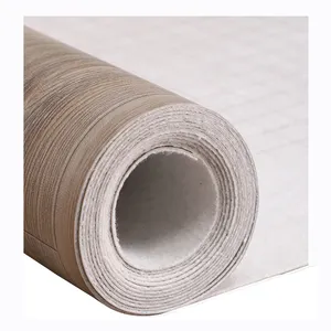 Rollo de alfombrilla de PVC de fábrica de venta superior, suelo de vinilo antideslizante con tratamiento de superficie de parquet, entrega rápida