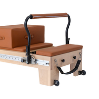Machine de Pilates et de yoga multifonctionnelle portable en bois d'érable avec jambes rétractables pour studios de Pilates professionnels
