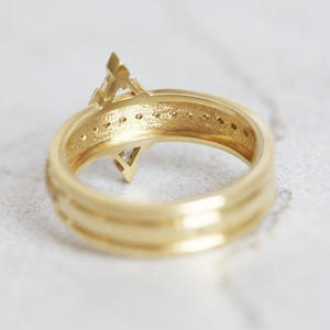 Anillo de compromiso de oro macizo de 18 quilates con diamantes naturales de corte triangular para mujer T0621 - Product Image 5