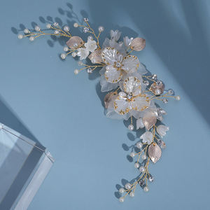 Pinzas para el pelo de boda con flores de resina para niñas al por mayor, pinzas para el pelo nupcial con decoración de perlas y hojas de aleación - Product Image 3