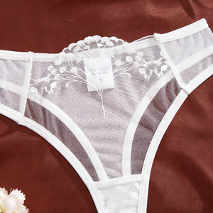 Liquidazione Magazzino USA: Set Lingerie Intima da Donna in Rete Trasparente con Ricamo Albero <span class=keywords><strong>Bianco</strong></span>, <span class=keywords><strong>Reggiseno</strong></span> con Ferretto e Slip Cut-Out - Product Image 4
