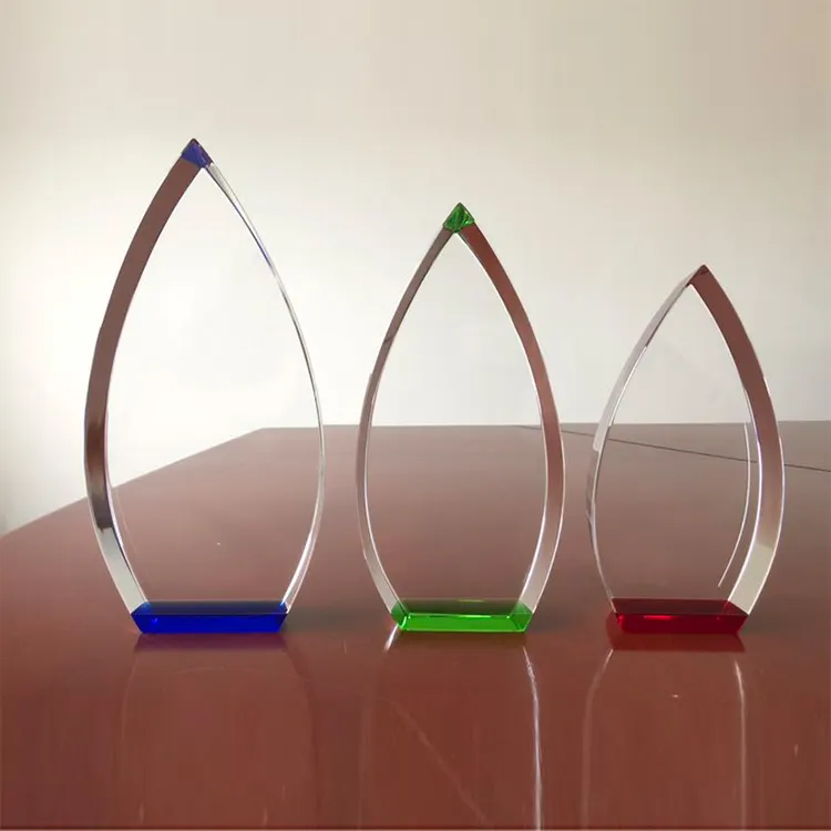 Trofeo de cristal de diamante barato logotipo tallado regalo de cristal de negocios transparente