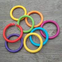 Anneaux à pression en plastique de couleur personnalisée, anneaux circulaires ouverts en plastique, anneaux fendus en plastique pour la connexion d'accessoires de carnet et de livre d'histoire