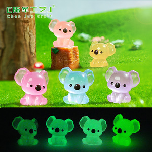 Weijs Resin - Nuevos Accesorios Decorativos Colgantes de <span class=keywords><strong>Koala</strong></span> que Brillan en la Oscuridad para Jardinería, Paisajismo, Mini Micropaisaje, Impermeables - Product Image 1