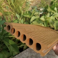 Planches de terrasse composites creuses grises 140*23mm en gros, antidérapantes, pour terrasse extérieure, pour sol de terrain de jeux extérieur
