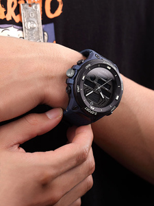 Montre numérique de sport TOMI T215 en gros, affichage LED, design simple, chronomètre, bracelet en cuir, date automatique, usage quotidien, montre-bracelet pour hommes - Product Image 3