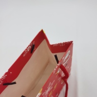 Sacs cadeaux en papier recyclé enduit personnalisés en gros avec impression sérigraphique et logo pour l'artisanat et la fabrication de bougies