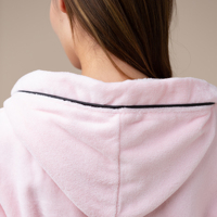 Albornoz Unisex de Algodón de Rizo de Manga Larga Transpirable con Logotipo Frontal para Otoño/Invierno, Alta Calidad, Uso en Hoteles y Hogares, Logotipo Personalizado de Fábrica