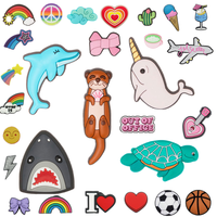 Nouveaux Breloques de Chaussure en PVC Personnalisées pour Clogs, Animaux Marins, Dessins Animés, Baseball, Sports, Papillons, Rugby, Basketball, Football, en Gros