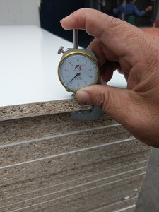 Tablero de partículas laminadas de melamina para muebles, 4x8, 12mm, 15mm y 18mm, gran oferta de China - Product Image 3