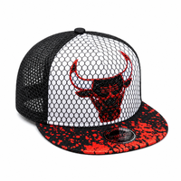 Topi Snapback Gaya Hip Hop Street Style, Bahan Twill, Pinggiran Datar, Bordir Kepala Banteng, Bagian Belakang Berjaring, 7 Lubang, Tali Plastik yang Dapat Disesuaikan