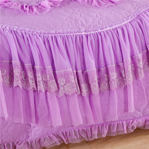 <span class=keywords><strong>Set</strong></span> tempat tidur pernikahan quilt gaya Amerika, renda sulam merah muda alami ungu