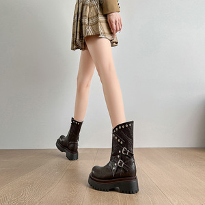 Botas de tacón alto con plataforma gruesa de cuero cepillado y remaches estilo motero para mujer, a media pantorrilla, de nueva tendencia 2026 - Product Image 1