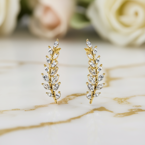 Orecchini a perno in oro bianco E3627 con cristalli taglio marquise, design a pianta, montatura a griffe, classici da donna per tutti i giorni - Product Image 2