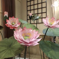 Décorations florales artificielles faites à la main de Lotus de mousse d'EVA de fleurs de papier debout géantes roses pour l'affichage extérieur d'événement