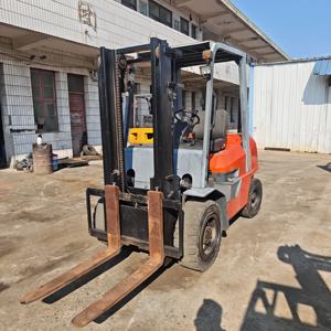 รถยกสำหรับงานกลางแจ้ง 7F 3T มือสอง ใช้พลังงานดีเซล สำหรับงานวิศวกรรมก่อสร้าง เสากระโดงสองตอน ยกสูง 3 เมตร - Product Image 5